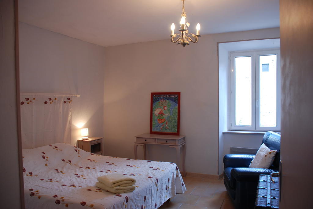 Les Jardins Du Mas Evesque Bed and Breakfast Rousson  Buitenkant foto