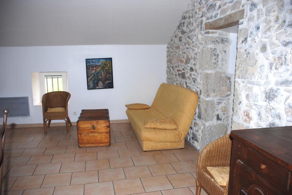 Les Jardins Du Mas Evesque Bed and Breakfast Rousson  Kamer foto