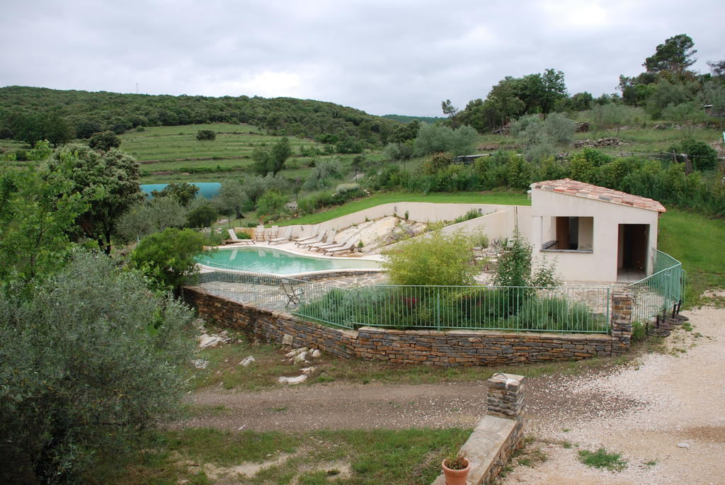 Les Jardins Du Mas Evesque Bed and Breakfast Rousson  Kamer foto