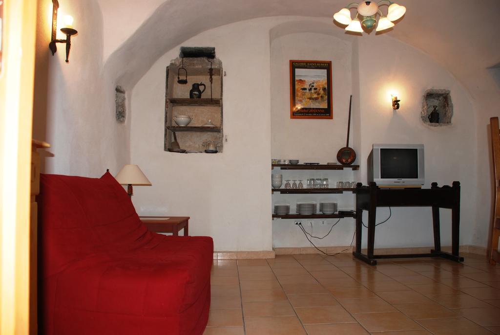 Les Jardins Du Mas Evesque Bed and Breakfast Rousson  Kamer foto