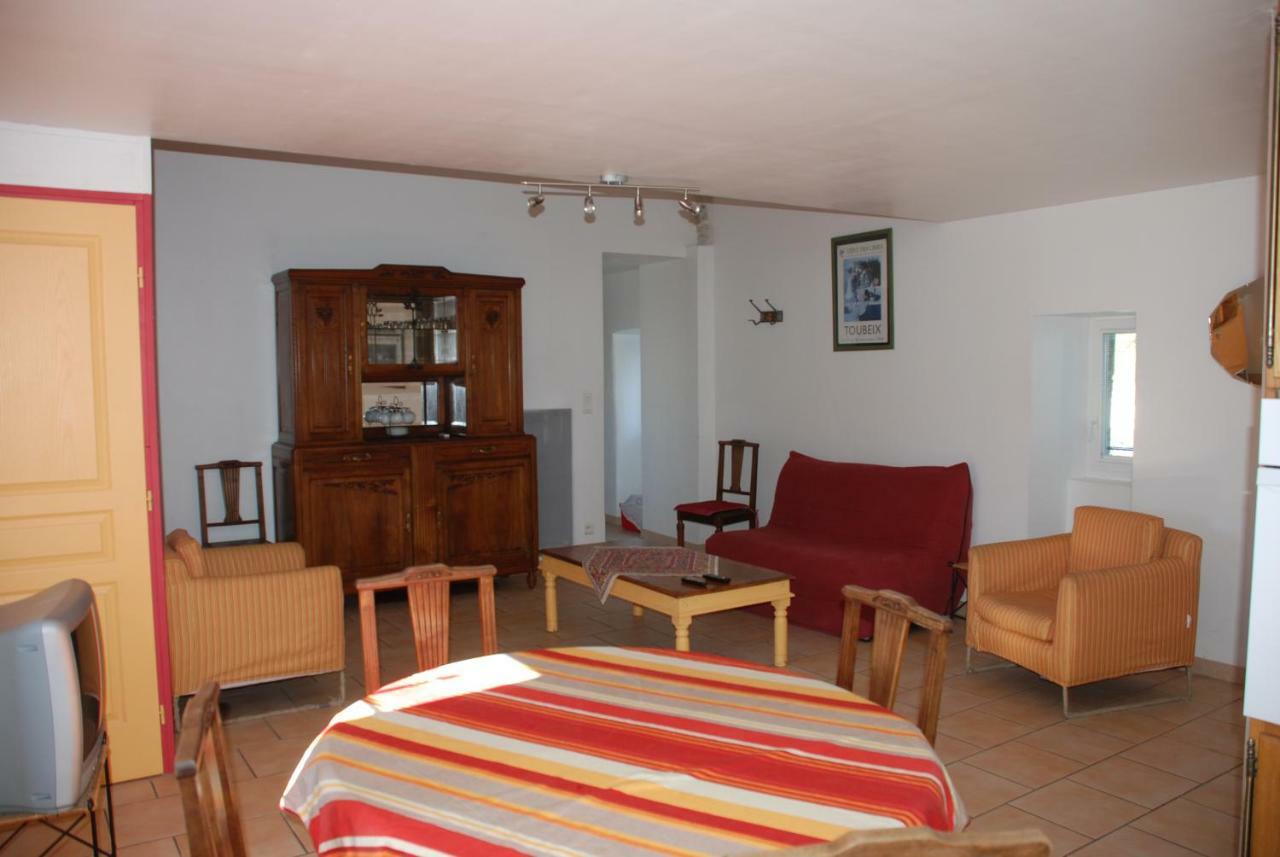 Les Jardins Du Mas Evesque Bed and Breakfast Rousson  Buitenkant foto