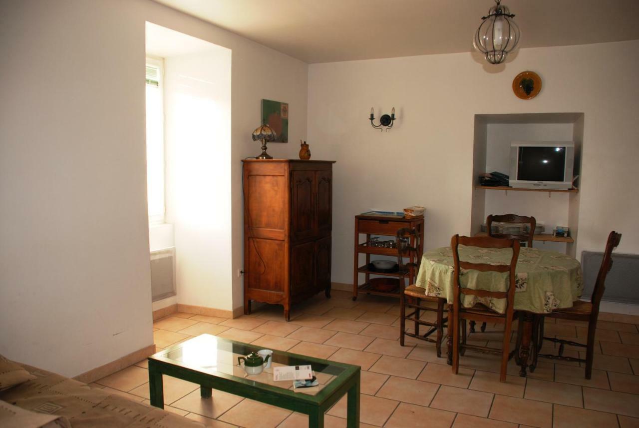 Les Jardins Du Mas Evesque Bed and Breakfast Rousson  Buitenkant foto